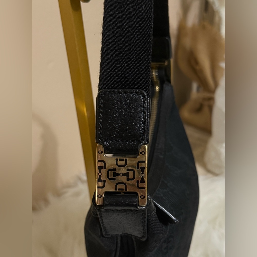 Gucci Black Monogram Shoulder Bag - Picture 6 of 16